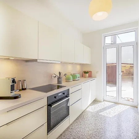 Διαμέρισμα Flair Homes - Design With Smart-tv, Self Check-in & Free Parking *