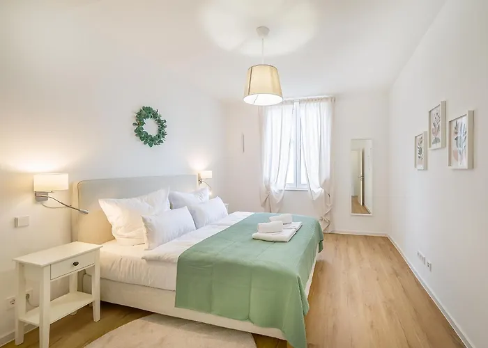 Апартаменты Flair Homes - Design With Smart-tv, Self Check-in & Free Parking